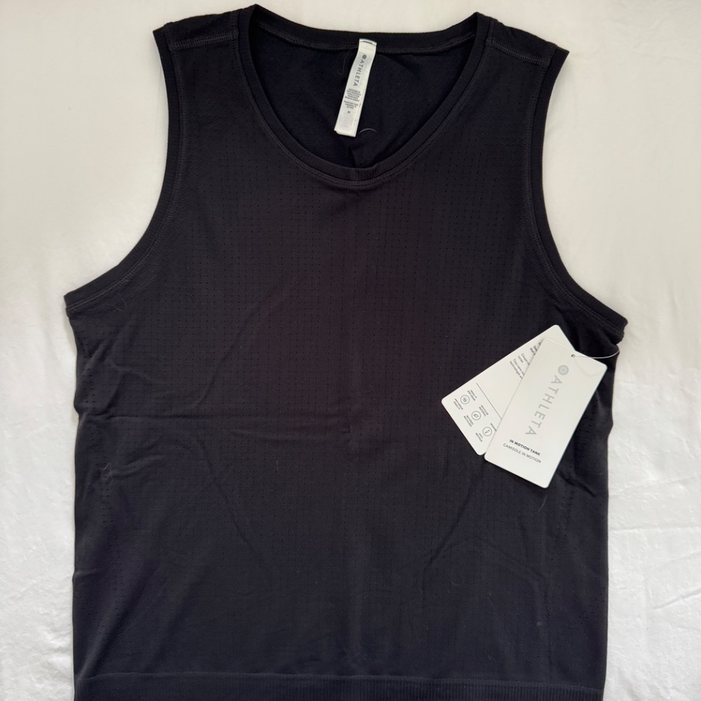 NWT ATHLETA Black In Motion Seamless Tank Top Round Neck Size - MEDIUM